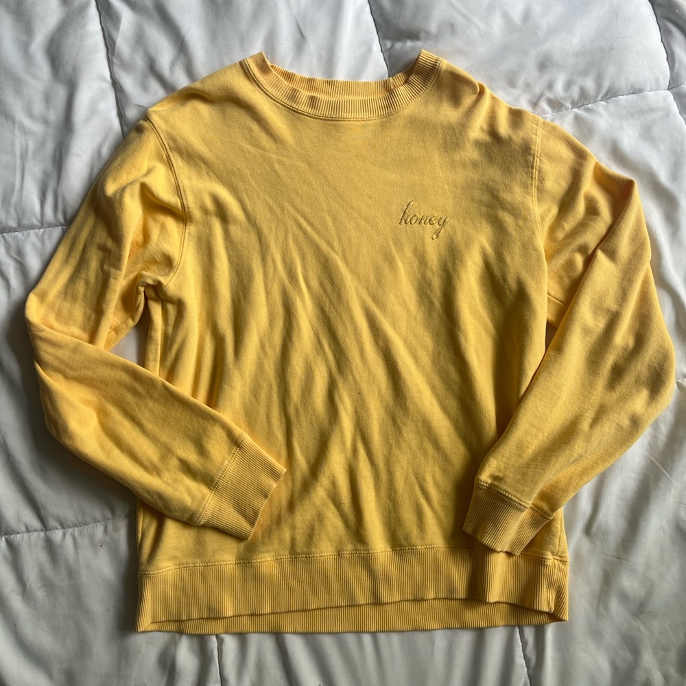 BRANDY MELVILLE HONEY CREWNECK SWEATER ✨